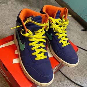 Nike dunks men’s size 9.5, worn a few times.no box